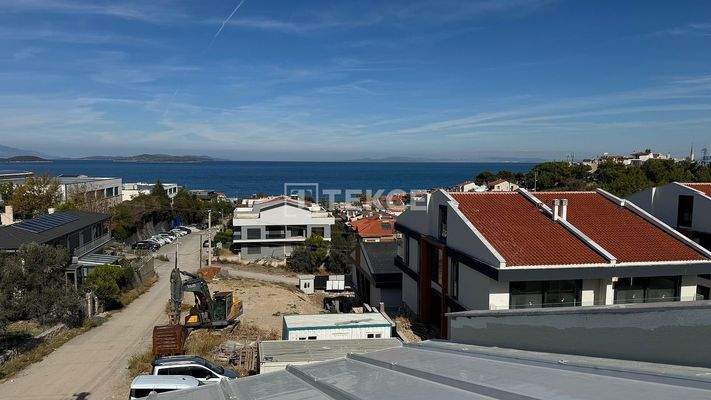Sea View Houses with Garden and Pool in Urla Izmir