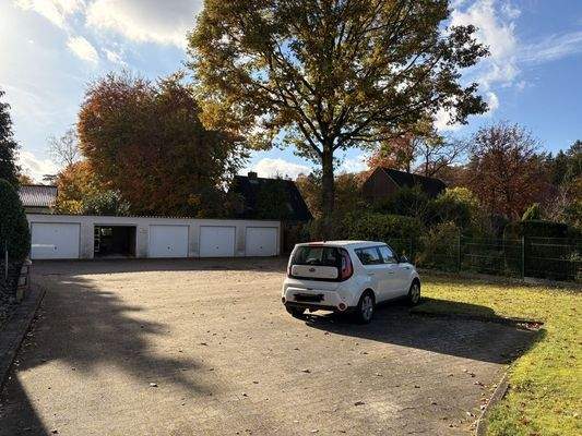 und weitere Stellplätze 