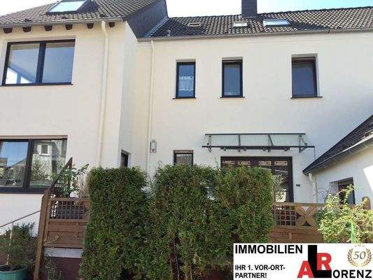 4-Fam.-INDIVIDUAL-Haus + 6 Garagen 