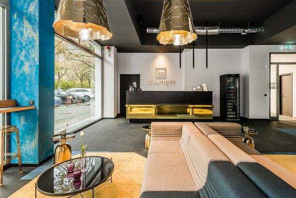 best-place-immobilien-berlin-charlottenburg-beautique-maison-frederic-eingangsbereich