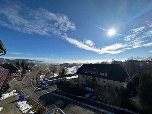 Ausblick mit Alpensicht in den oberen Etagen