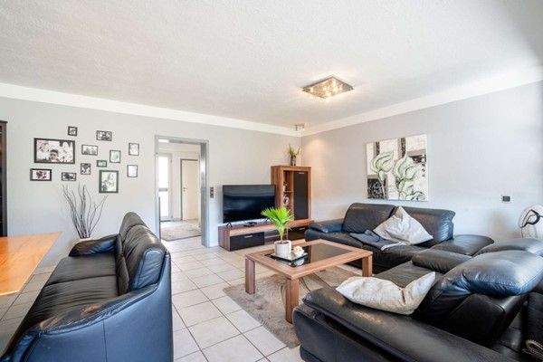 =?UTF-8?Q?Wohn-_und_E=C3=9Fzimmer_3.jpg?=