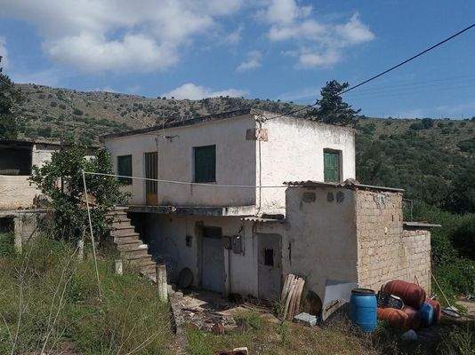 Kreta, Stilos: Landgrundstück mit Wohnhaus zu verkaufen