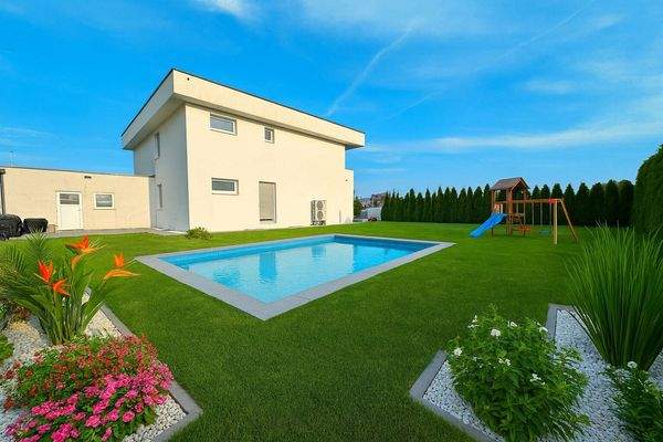 Musterbild für Pool (KI-generiert)