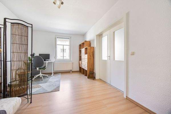 Arbeitszimmer mit Original-Flügeltür