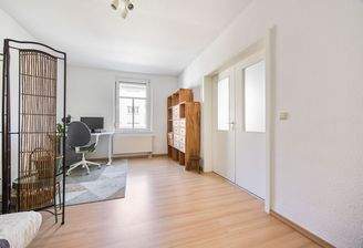 Arbeitszimmer mit Original-Flügeltür