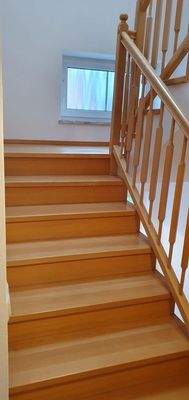 28a Massive Buchenholztreppe