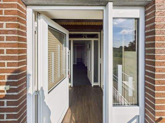 CAM03784G0-PR0076-STILL043