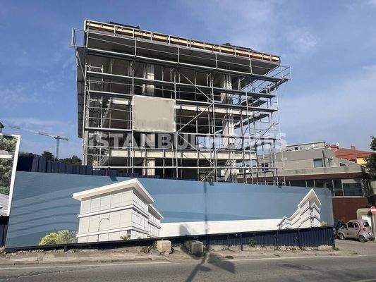 Business Center near Metro Station in İstanbul Üsküdar