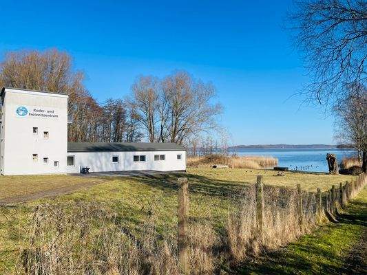 Ruder - u. Freizeitzentrum in Buschvitz.jpeg