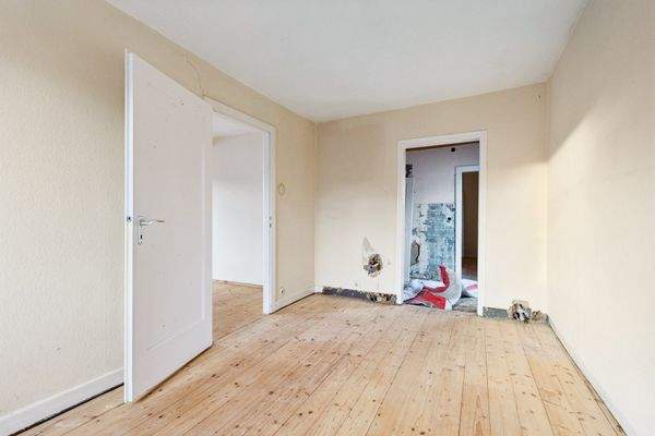 Durchgangszimmer im OG