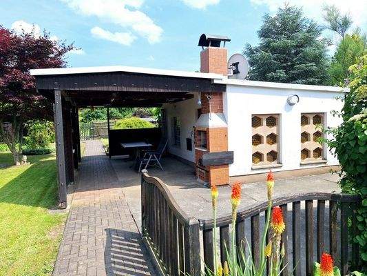 Gartenhaus, Grillplatz