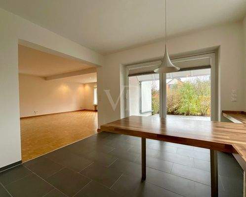 Küche  mit integriertem Essplatz