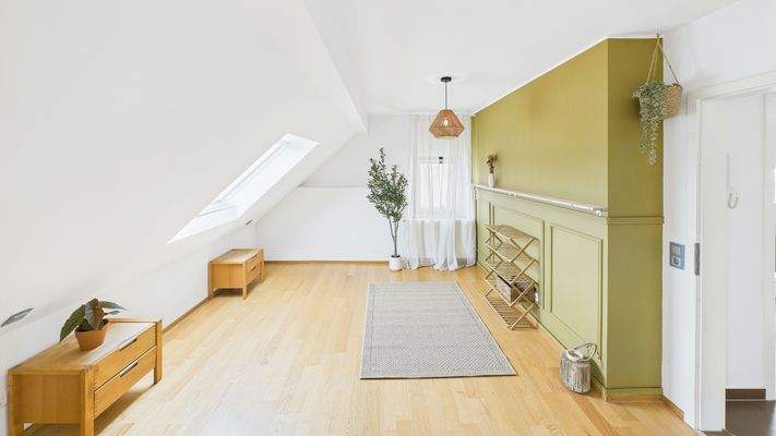 CAM01984G0-PR0499-STILL006