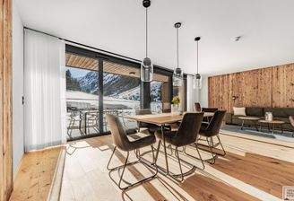 Wohn- Koch- Essbereich