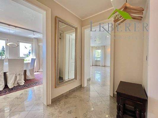 Eingangsbereich mit Platz für eine Garderobe OG