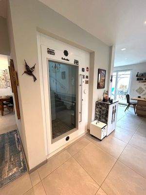 Der Aufzug für das EG, UG und OG