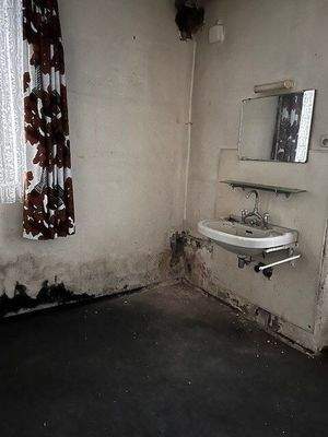 Badezimmer sanierungsbedürftig