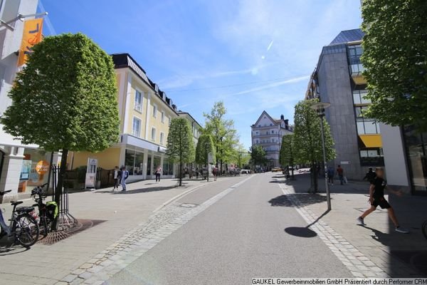 Umgebung, Bahnhofstraße