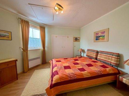 Schlafzimmer mit Ankleide