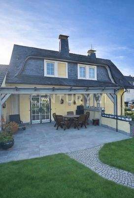 Großzügiger Außenbereich für gemeinsame Momente