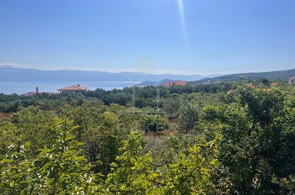 Baugrundstück mit herrlichem Meerblick in Vrbnik