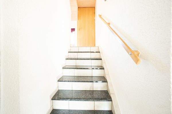 Treppenaufgang Wohnung DG