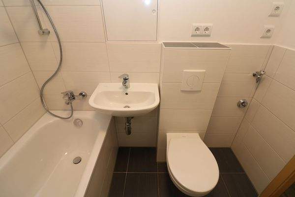 Beispiel Bad mit Wanne