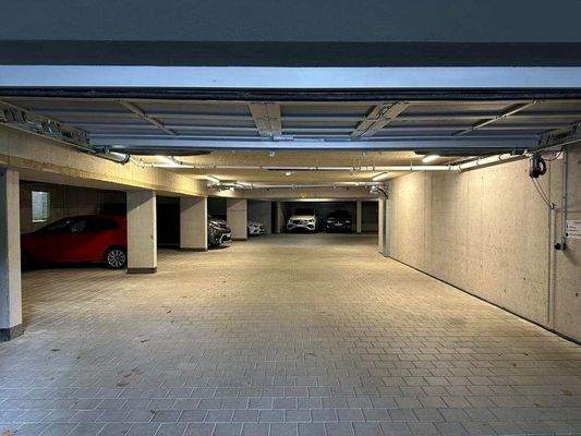 Tiefgarage Haus A - innen 02.JPG