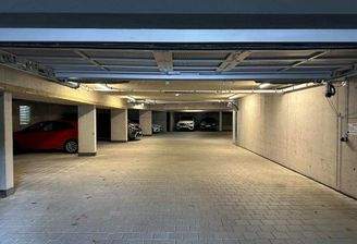 Tiefgarage Haus A - innen 02.JPG