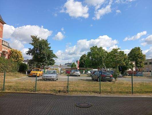 Nachbargrundstück Rechts