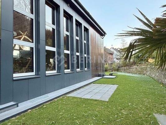 Garten mit Aussendusche