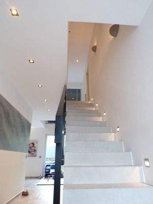 19b Treppe zum I.OG im Eingangsbereich