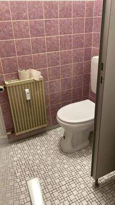 Attraktive Bürofläche mit 5 Büroräumen und Parkplätzen in Frankfurt-Nieder-Eschbach