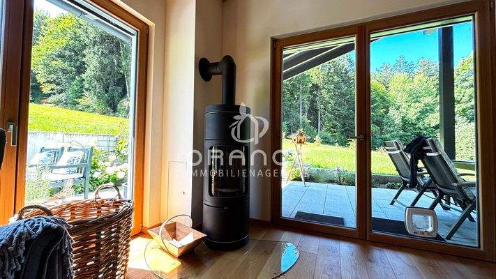 lichtdurchflutender Wohnbereich