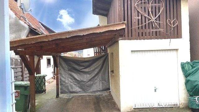Carport und Garage