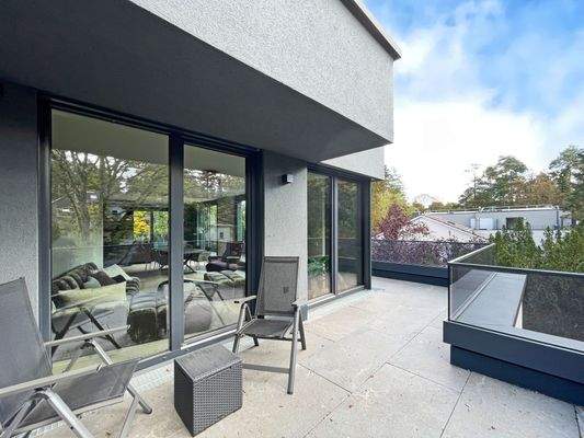 Terrasse vor dem Wohnbereich