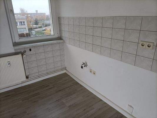 Küche mit Fenster.jpg