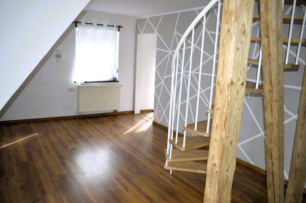 Wohnbereich m. Wendeltreppe