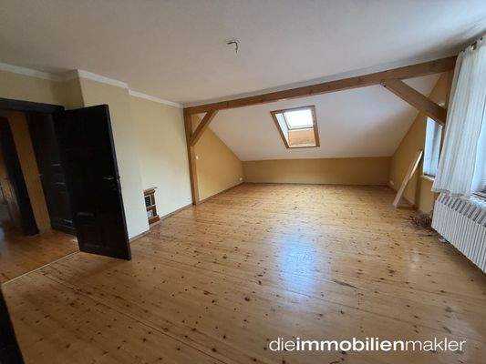 Zimmer im Dachgeschoss