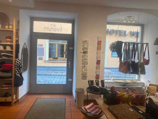 Blick aus dem Ladengeschäft