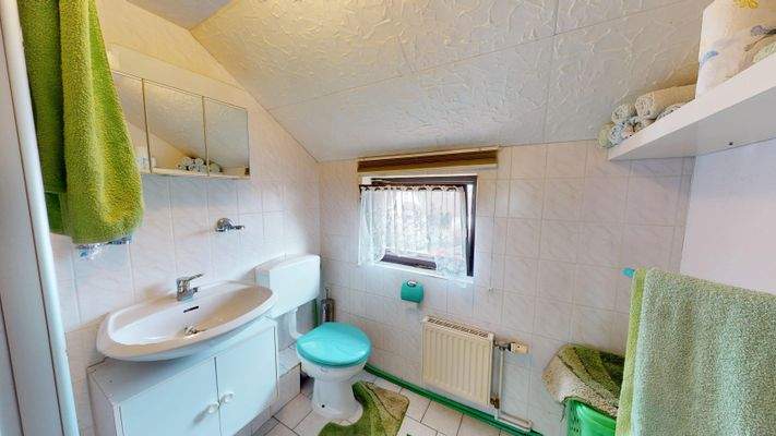 Badezimmer im Obergeschoss
