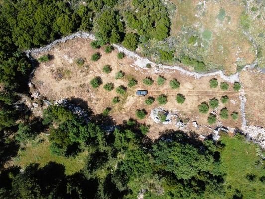 Wundervolles Grundstück zum Verkauf in Xirosterni