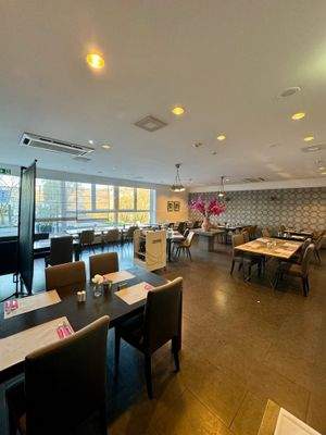 Restaurant Nebensaal Ansicht 1.jpg