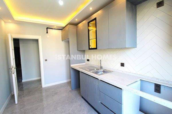 3-Bedroom Flat 750 M from the Sea in Buyukcekmece