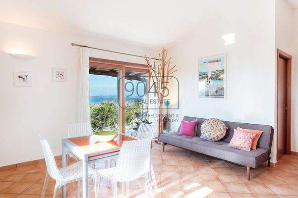 Exklusive Villa mit Meerblick, Pool und Dependance in Arzachena – Sardinien