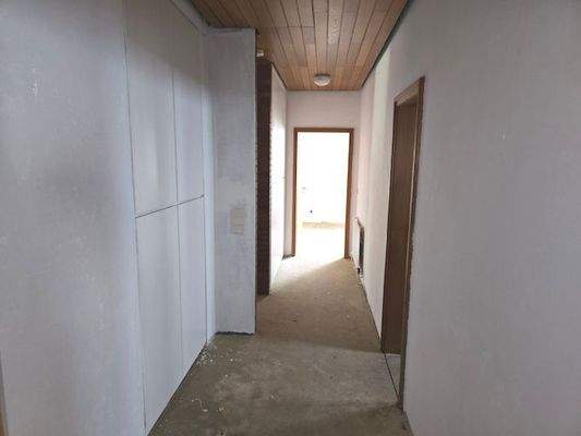 WE1 Flurbereich Schlafräume mit Einbauschränken B3