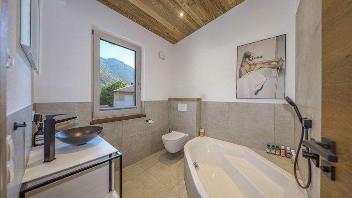 KITZIMMO-Exklusive Haushälfte in Ruhelage mit Bergblick kaufen - Immobilien Waidring.