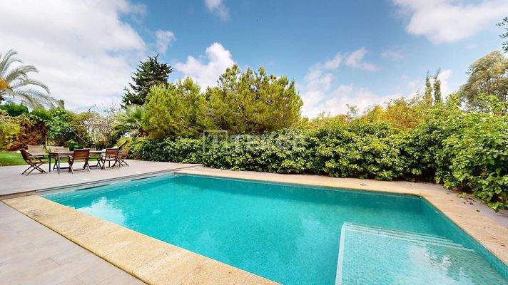 5 Bedroom Villa with Jacuzzi and Garden in Orihuela Costa