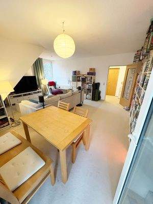 Blick vom Wintergarten in das Wohnzimmer